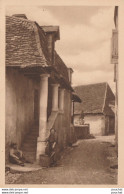 D4-24) THIVIERS (DORDOGNE)MAISON DU XII° SIECLE - (ANIMEE - VILLAGEOIS - 2 SCANS) - Thiviers