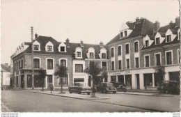 F6- 77) TOURNAN EN BRIE SEINE ET MARNE) PLACE NEUVE - AUTOMOBILES - QINCAILLERIE - (OBLITERATION DE 1959 - 2 SCANS) - Tournan En Brie