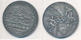 Médaille Argent 40mm Xèmes Jeux Olympiques D'Hiver De GRENOBLE 1968  Patinage Bobsleigh Ski Alpin  Saut à Ski - Kleding, Souvenirs & Andere