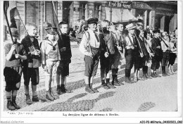 AJCP2-0146 - MILITARIA - LA DERNIERE LIGNE DE DEFENSE A BERLIN - Guerra 1939-45