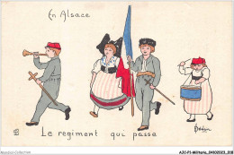 AJCP1-0010 - MILITARIA - EN ALSACE - LE REGIMENT QUI PASSE - Andere Kriege