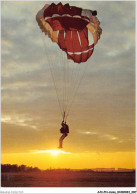 AJCP11-1061- AVION - PARACHUTISME - FALLSCHIRMSPRINGEN - OLYMPIC - A L'ARRIVEE AU SOL - 1946-....: Era Moderna