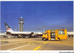 AJCP11-1024- AVION - AEROPORT D'ORLY - LE BALISAGE - REMPLISSEMENT D'UN FEU AXIAL SUR VOIE DE CIRCULATION - 1946-....: Modern Era