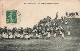 FRANCE - La Valbonne- Les Zouaves Poussant La Charge - Animé - Carte Postale Ancienne - Unclassified