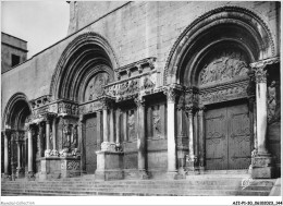 AJIP1-30-0073 - SAINT-GILLES-DU-GARD - Détail Des Portails De L'église - Saint-Gilles