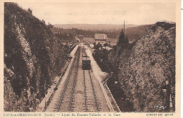 VAUX En CHANTEGRUE ( 25 ) -  Ligne Du Frasnes Vallorbe Et La Gare - Stazioni Con Treni