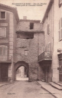 FRANCE - Villeneuve De Berg - Rue De L'hôpital - Vieille Porte De L'enceinte Fortifiée - Carte Postale Ancienne - Largentiere