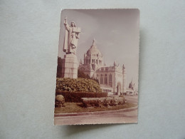 Lisieux - La Basilique - Statue De Sainte-Thérèse - Dentelée - 14 Bis - Editions  B.t.s.l. - - Eglises Et Cathédrales