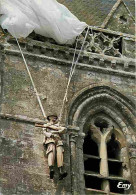 50 - Sainte Mère Eglise - L'Eglise - Le Clocher - Mannequin Représentant Le Parachutiste Américain John Steele - CPM - V - Sainte Mère Eglise