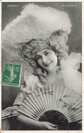 FANTAISIES - Femmes - Femme Et Sa Coiffe - Sterly - Nouveautés - Carte Postale Ancienne - Women