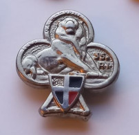 PO223 Pin's Armée Militaire 35° Régiment D'infanterie As De Trèfle Belfort Lion Achat Immédiat - Militaria