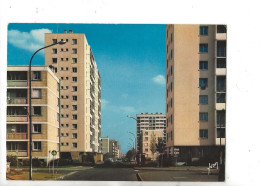 Massy (91) : Les Grands Ensembles Rue De Montpellier En 1970 (animé) ETAT GF. - Massy