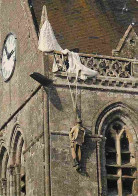 50 - Sainte Mère Eglise - L'Eglise - Le Clocher - Mannequin Représentant Le Parachutiste Américain John Steele - Carte N - Sainte Mère Eglise