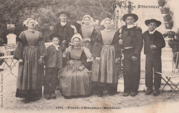 56 HENNEBONT     Famille D'Hennebont (Morbihan)    SUP.  PLAN  1903      RARE - Hennebont