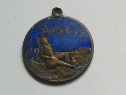 Petite Médaille  AQUARIUS   **** EN ACHAT IMMEDIAT **** - Firma's