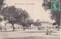 E12-16) JARNAC (CHARENTE)  PLACE DU CHATEAU - ANIMEE - Jarnac