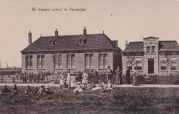 F20- OOSTERZEE - DE NIEUWE SCHOOL DE OOSTERZEE - ECOLE - ANIMEE - HABITANTS - ECOLIERS - INSTITUTEURS - ( 2 SCANS ) - Other & Unclassified