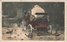 HUMOUR - Couple Sur Une Voiture - Fantaisie - Carte Postale Ancienne - Humour