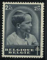 België 446-V1 ** - Haartje In U-vorm Op Voorhoofd - Griffe En Forme De U Sur Le Front - Altri & Non Classificati