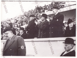 RO 63 - 20624 BUCURESTI, Football, Bucuresti-Berlin - 1:0 ( 19.11.1939 ) Personalitati In Tribuna - Old Press Photo - Rumänien