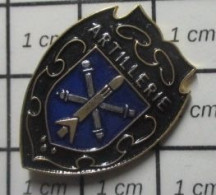 1515B Pin's Pins / Beau Et Rare : MILITARIA / BLASON DE L'ARTILLERIE CANONS MISSILES - Militares