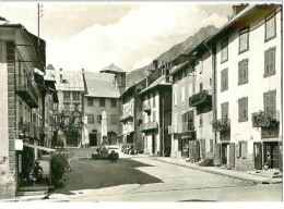 05.GUILLESTRE.LA PLACE ET LA FONTAINE.CPSM - Guillestre