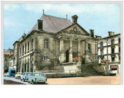 16.CHATEAUNEUF-SUR-CHAREN TE.L'HOTEL DE VILLE.VOITURES.CPSM - Chateauneuf Sur Charente
