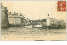 17  . N° 43138 . St Martin De Re. Embarquement Des Forcats - Saint-Martin-de-Ré