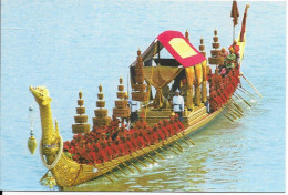 Asie > Thaïlande The Royal Barge Suphannahong In A Procession - Tailandia