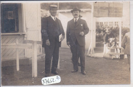 SAN SEBASTIAN- CARTE-PHOTO- HIPPODROME DE LASARTE- L ENTRAINEUR EDOUARD CUNNINGTON ET AMBASSADEUR FRANCAIS - Guipúzcoa (San Sebastián)