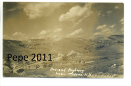 Photo Card  (Etats-Unis - North Dakota) - Badland Highway Near MEDORA Billings County - Sonstige & Ohne Zuordnung