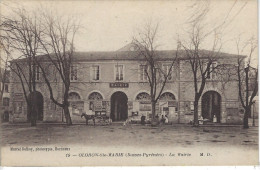 64 - OLORON Ste MARIE - T.Belle Vue Animée De La Mairie ( Attelage ) - Oloron Sainte Marie