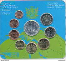 2008 San Marino, Divisionali Anno Internazionale Pianeta Terra 9 Valori Con Moneta In Argento Da 5 Euro FDC - San Marino