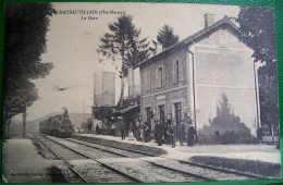 Cpa 52 CHATEAUVILLAIN Animée La GARE , Arrivée D'un TRAIN VAPEUR  , QUAIS RAILS VOYAGEURS 1915 EDITEUR JACQUEMAIN - Chateauvillain