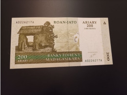 Billete Madagascar, 200 Ariary, Serie AA, Año 2004, UNC - Madagaskar