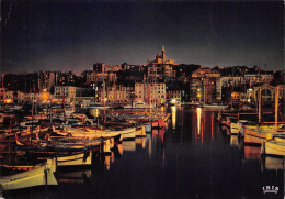 13 MARSEILLE  Le Vieux Port La Nuit   (Scan R/V) N°   40   \OA1035 - Oude Haven (Vieux Port), Saint Victor, De Panier