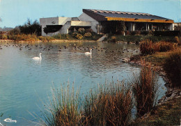 01 Villars-les-Dombes Le Parc Maison Des Oiseaux Exotiques (Scan R/V) N°   32   \OA1048 - Villars-les-Dombes