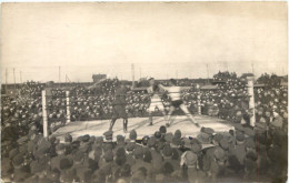 Boxkampf Mit Soldaten - Boxing