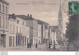L1-82) VALENCE D ' AGEN (TARN ET GARONNE) PLACE DE LA LIBERTE ET RUE XAVIER MOULENQ - HABITANTS - EN 1908 - Valence