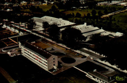 53-ERNEE...L'HOPITAL...LA ZONE INDUSTRIELLE...VUE AERIENNE ...CPSM GRAND FORMAT - Ernee