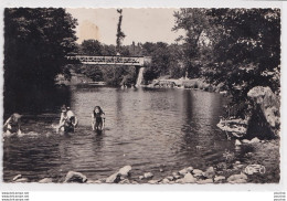 L24-23) BOURGANEUF - CREUSE - BAIGNADE ET PONT DU MONTALESCOT -  ( 2 SCANS ) - Bourganeuf