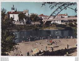 L10-47) CASTELMORON SUR LOT -  LA PLAGE ET L ' HOTEL DE VILLE - ANIMEE - BAIGNEURS -  ( 2 SCANS ) - Castelmoron