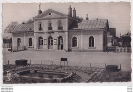 L11-45) LA FERTE AUBIN (LOIRET) LA GARE - EN 1958 - ( 2 SCANS ) - La Ferte Saint Aubin