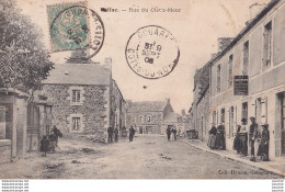 L25-22) CALLAC - RUE DE CLEUZ MEUR - ANIMEE - HABITANTS - TABAC A LA DESCENTE DES VOYAGEURS - EN 1906 - Callac