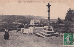  I31-29) SAINT JEAN DU DOIGT - LA CROIX DU CALVAIRE DU FEU DE JOIE - EN  1912 - Saint-Jean-du-Doigt
