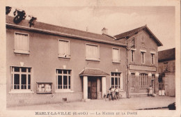 A17-95) MARLY LA VILLE - LA MAIRIE ET LA POSTE - ANIMEE - HABITANTS - ( 2 SCANS ) - Marly La Ville