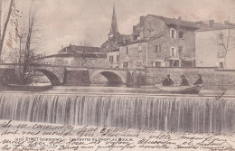  A20-24) EYMET - DORDOGNE - LES CHUTES DU DROPT AU MOULIN - ANIMATION - BARQUE AVEC HABITANTS - EN 1902 - ( 2 SCANS ) - Eymet