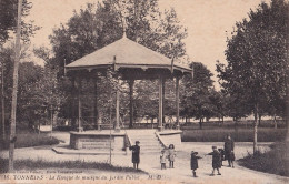 A21-47) TONNEINS - LE KIOSQUE DE MUSIQUE DU JARDIN PUBLIC - HABITANTS -  EDIT. GASTON ROBERT - ( 2 SCANS ) - Tonneins