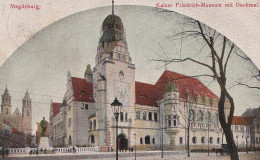 A22- MAGDEBURG - KAISER FRIEDRICH MUSEUM MIT DENKMAL  - EN 1908 - ( 2 SCANS ) - Magdeburg