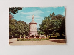 Carte Postale - Espagne - Pamplona; Jardins De La Taconera Et Monument à Gayarre    (2Lpbxg) - Navarra (Pamplona)